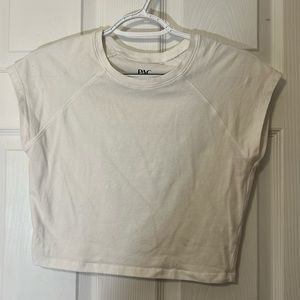 pacsun cropped white tee